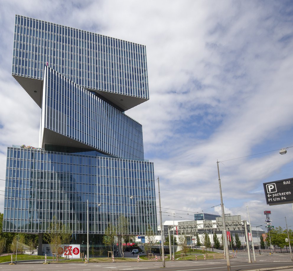 Foto van het Nhow RAI hotel in Amsterdam waar wij sinds 2020 warmte leveren.