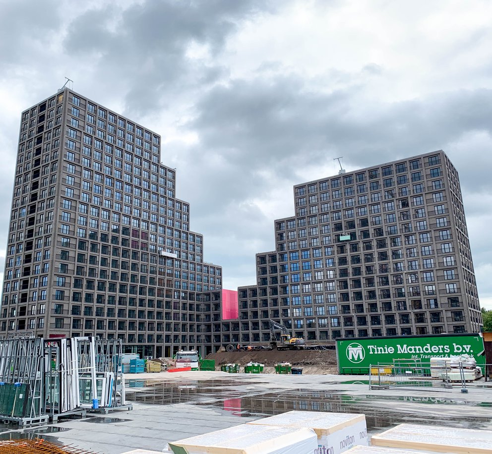 Foto van gebouw A op project OurDomain South East in Amsterdam. Klaar voor exploitatie aan studenten.