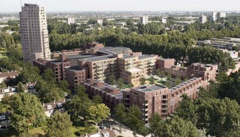Een foto van woonzorgcomplex Kroonenburg in Zaandam wat eind 2020 is overgenomen van woningcorporatie ZVH