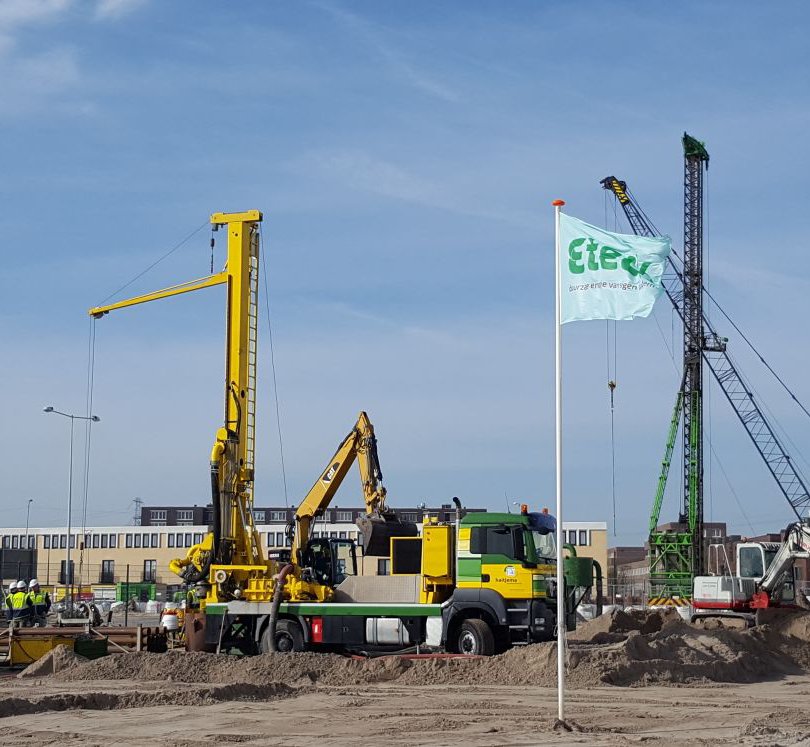 Een foto van het project Centrumeiland in Amsterdam-IJburg tijdens de bouwfase in 2018