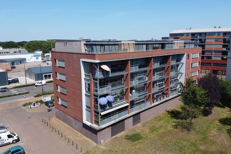 Foto van project Erdbrinkplein in Doetinchem waar een appartementencomplex is verduurzaamd in samenwerking met Energy Bridge en Corporatiewarmte.