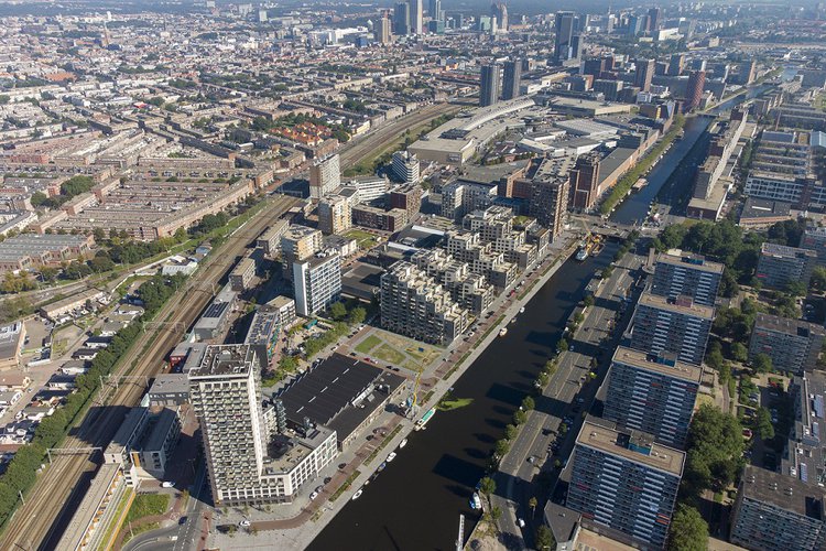 Luchtfoto van het Laakhaven gebied in Den Haag
